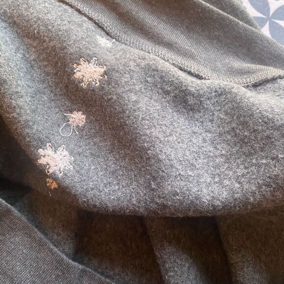 Feathers Petite Snow Sweater - Picture 4 of 7